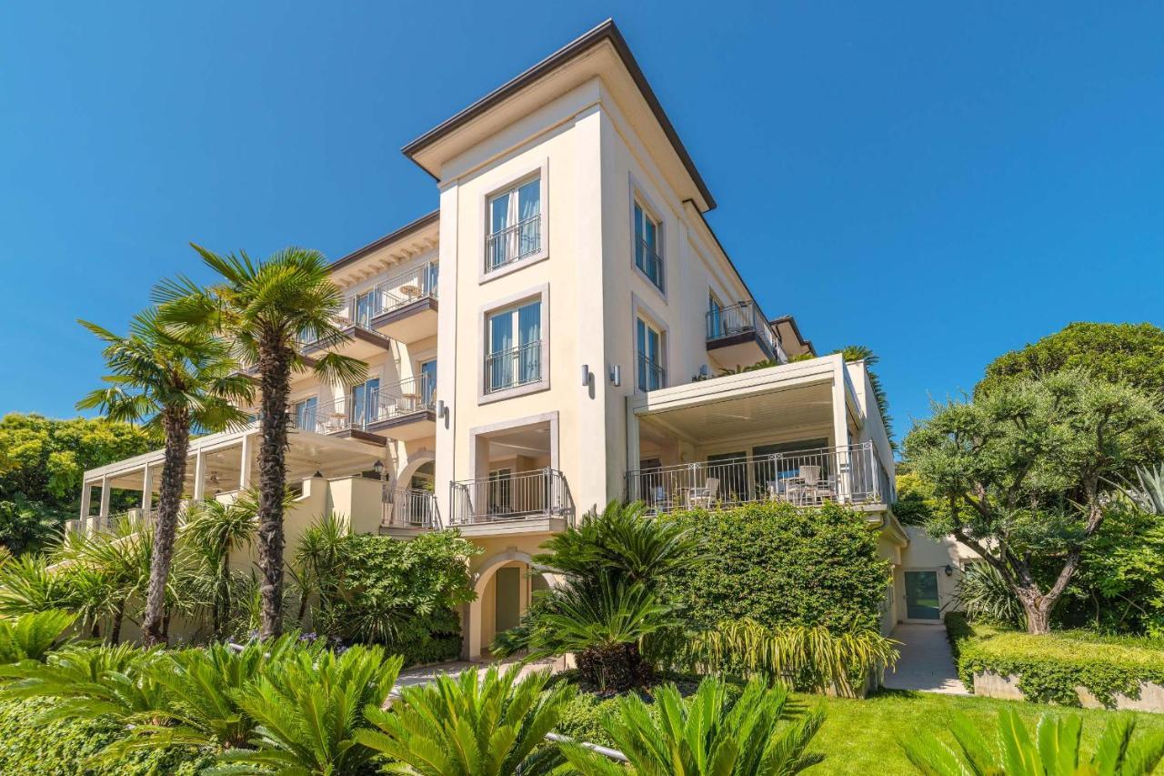Villa Rosa Hotel Desenzano Desenzano del Garda Bagian luar foto