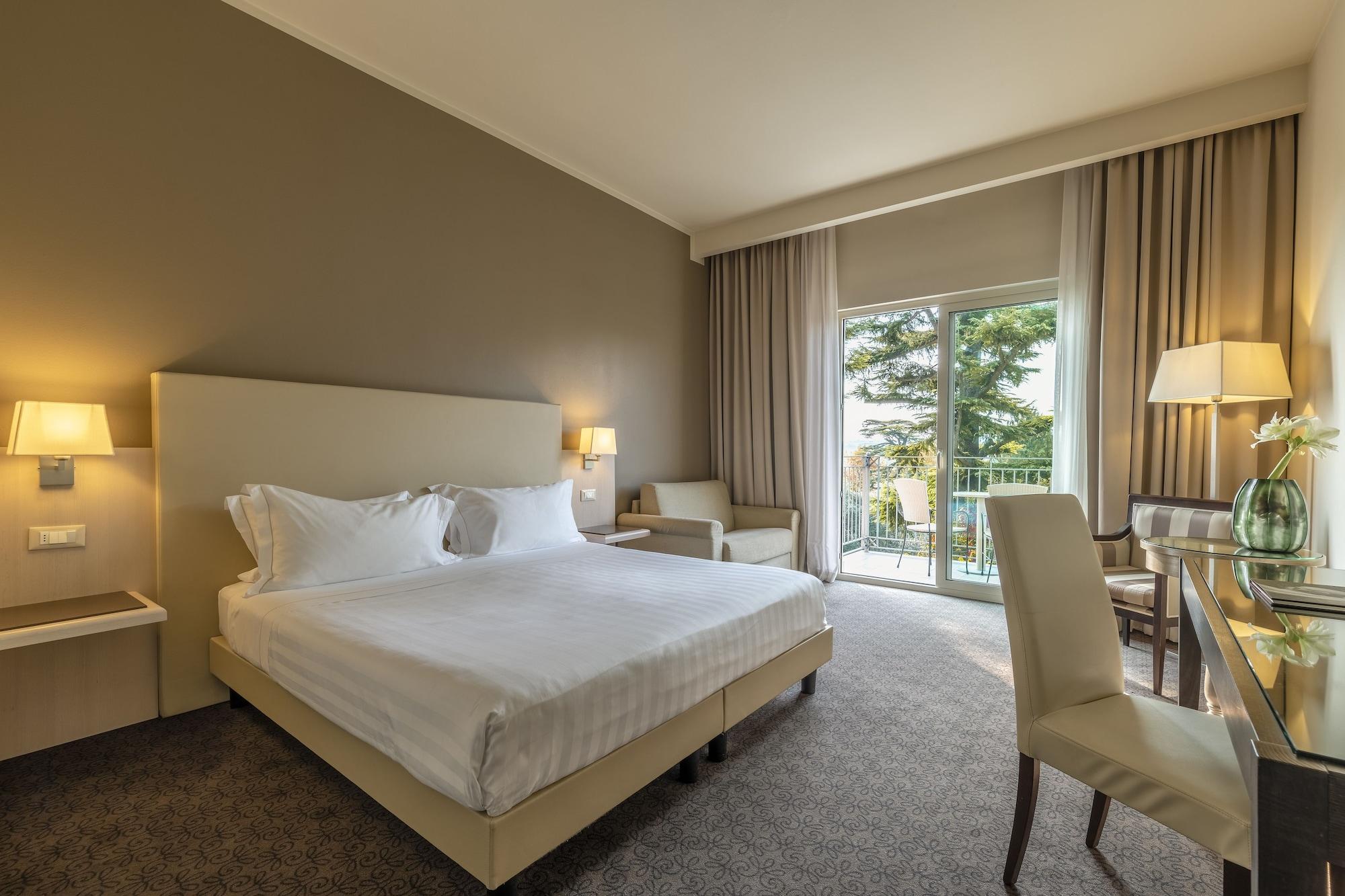 Villa Rosa Hotel Desenzano Desenzano del Garda Bagian luar foto